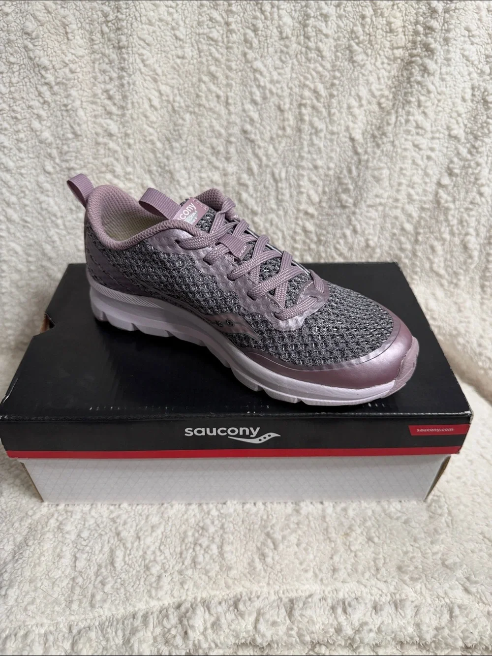 Saucony Girls Liteform Sneakers in Blush